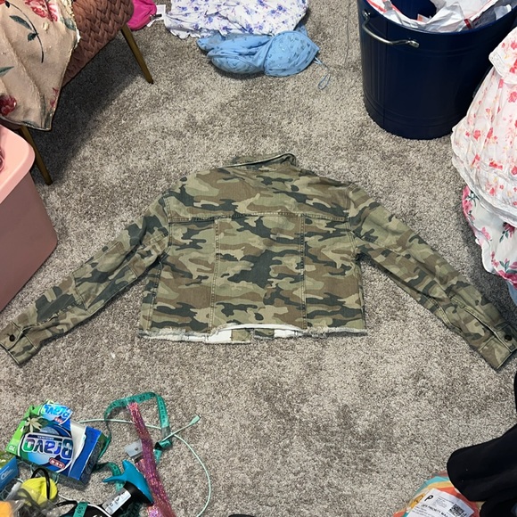 Free People Camo Cropped Denim Jacket Size XS - Picture 10 of 13